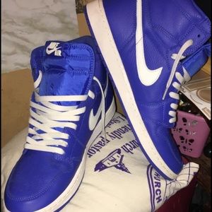 Hyper royal retro Jordan 1’s